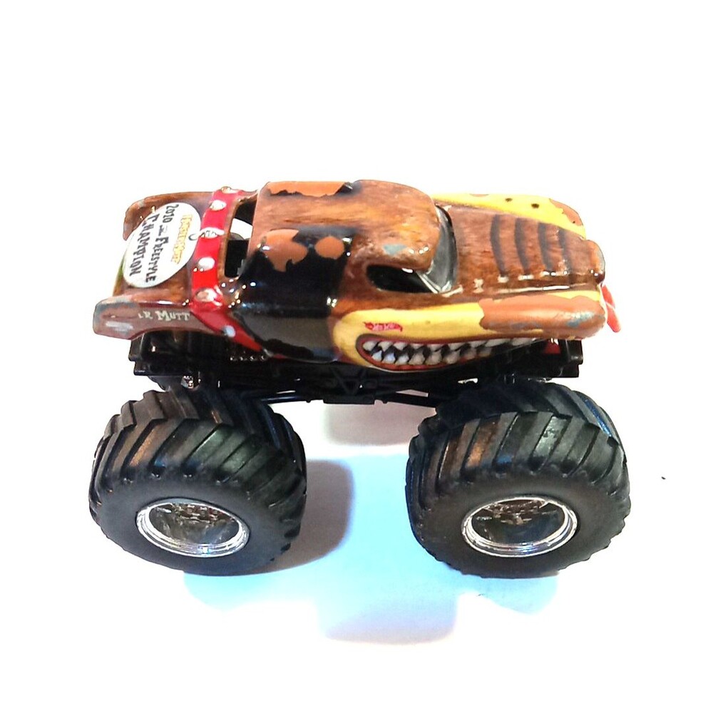 Hot Wheels Monster Mutt Monster Truck Brown w/ Spots Tongue Out 1:64  Loose